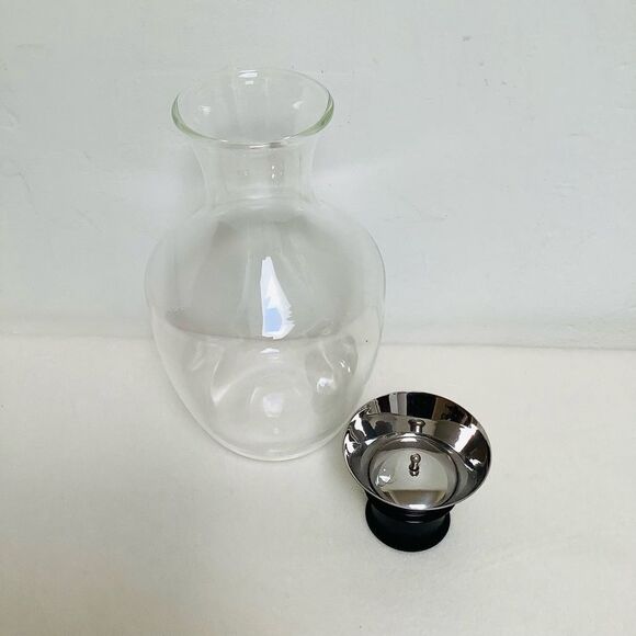 RUBBER CANISTER CARAFE DECANTER PITCHER TOP POUR NO SPILL 10” HEIGHT - Picture 3 of 6